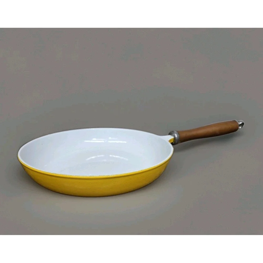 Vintage Finesse Yellow Enamel Skillet Frying Pan Set 10